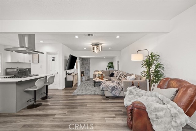 Detail Gallery Image 4 of 37 For 6344 South St, Lakewood,  CA 90713 - 3 Beds | 2 Baths