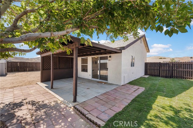 1472 Bedford Avenue, Rosamond CA: https://media.crmls.org/medias/891b0d83-0c4a-4e3d-abab-a1811e104382.jpg