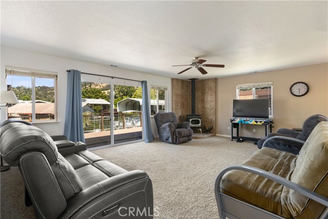12855 Island Circle, Clearlake Oaks CA: https://media.crmls.org/medias/891c909b-2079-46c9-9135-8d129afaa817.jpg
