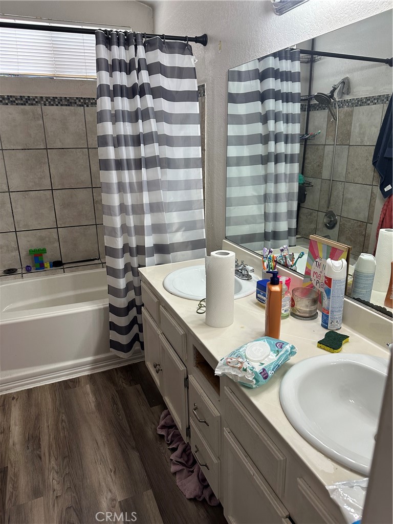 https://media.crmls.org/medias/891cecfe-984c-4d57-9b29-2e8457128279.jpg?preset=X-Large