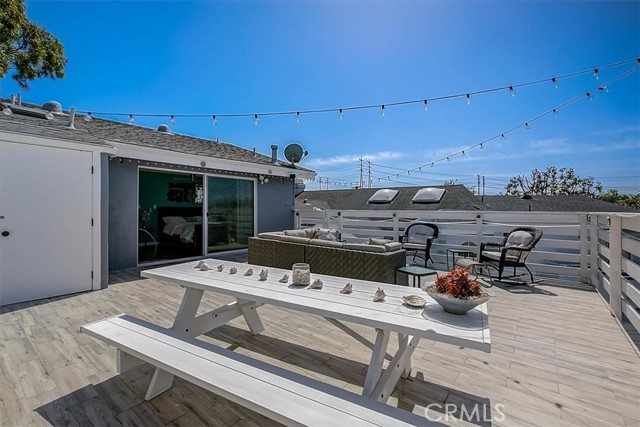 120 Hill Street, Hermosa Beach, California 90254, 3 Bedrooms Bedrooms, ,3 BathroomsBathrooms,Residential,Sold,Hill,SB22073459