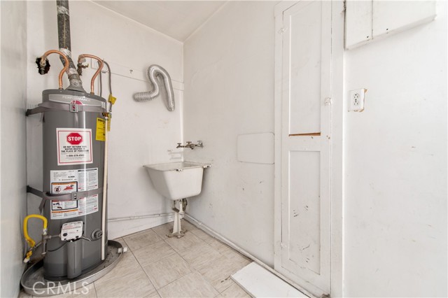 329 N Bushnell Avenue, Alhambra CA: https://media.crmls.org/medias/891df09e-715f-4ab2-85f5-e8c5eb86ab52.jpg