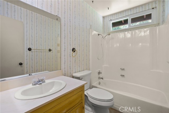 Detail Gallery Image 13 of 27 For 1085 Tamarack Ave, Brea,  CA 92821 - 4 Beds | 2 Baths