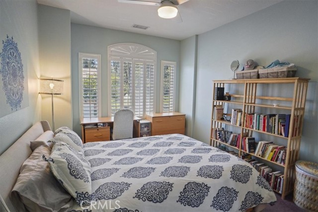 27955 Trillium Lane, Valencia CA: https://media.crmls.org/medias/891f555e-e6ef-428e-a191-fded6e8b7fe8.jpg