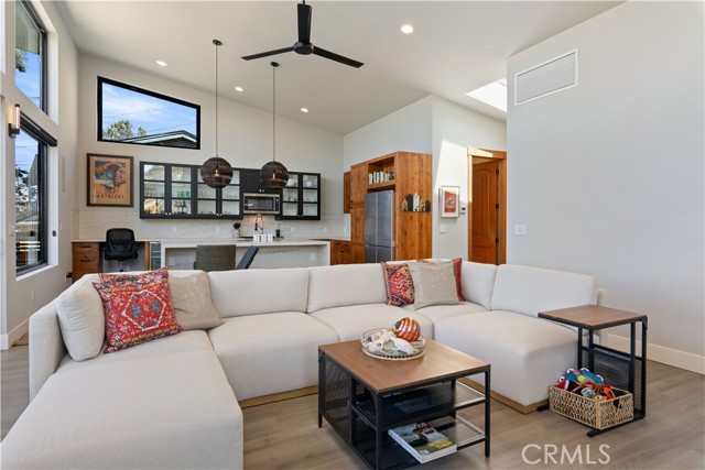 Detail Gallery Image 9 of 73 For 12630 Lakeshore Dr, Clearlake,  CA 95422 - 3 Beds | 3 Baths