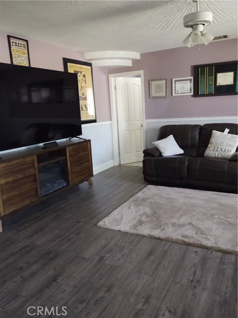 Detail Gallery Image 11 of 16 For 15274 Rodeo St, Hesperia,  CA 92345 - 4 Beds | 3 Baths