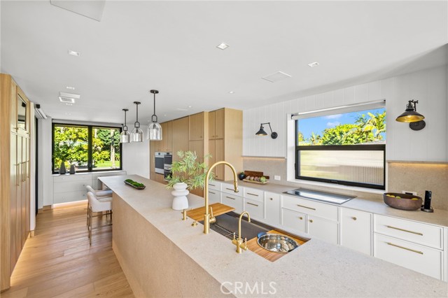 1075 Granville Drive, Newport Beach CA: https://media.crmls.org/medias/891fdf5f-9da5-461c-b499-2c303a2a6216.jpg