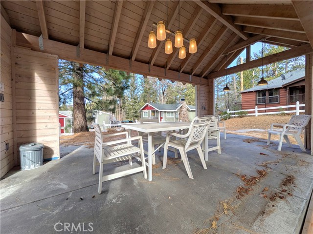 693 Knight Avenue, Big Bear Lake CA: https://media.crmls.org/medias/89202680-519b-4485-9100-b21185d44303.jpg