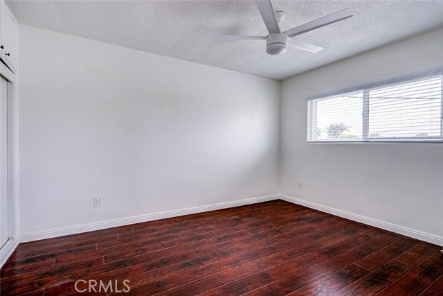 4207 Manhattan Beach Boulevard, Lawndale CA: https://media.crmls.org/medias/89205488-dcb0-43da-bf05-670fc8be44c2.jpg