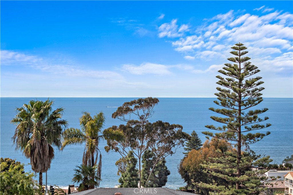 https://media.crmls.org/medias/8920d089-5ebc-4839-b129-bb2382d296d5.jpg?preset=X-Large