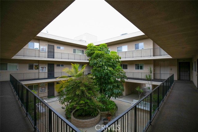 Detail Gallery Image 1 of 1 For 6227 Morse Ave #203,  North Hollywood,  CA 91606 - 2 Beds | 2 Baths