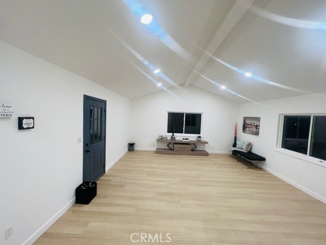 https://media.crmls.org/medias/8922757c-c804-45fa-835b-bba3e90005b1.jpg?preset=X-Large