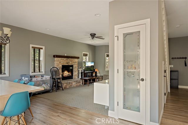 Detail Gallery Image 7 of 38 For 1509 Krause Ln, Lake Arrowhead,  CA 92352 - 3 Beds | 2/1 Baths