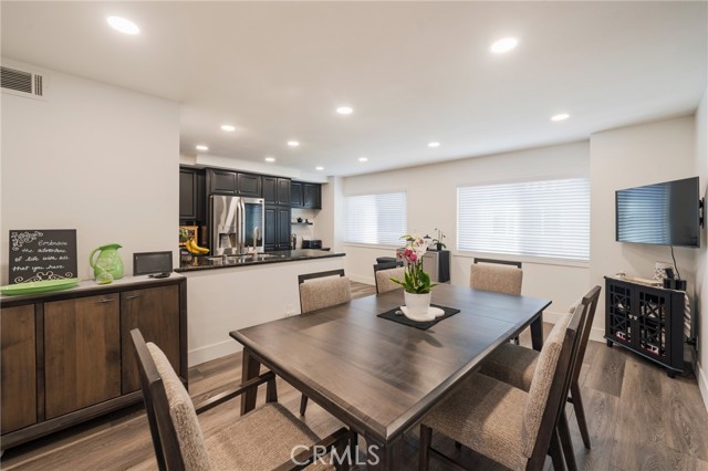 Detail Gallery Image 9 of 56 For 1016 Palo Verde, Long Beach,  CA 90815 - 2 Beds | 2/1 Baths