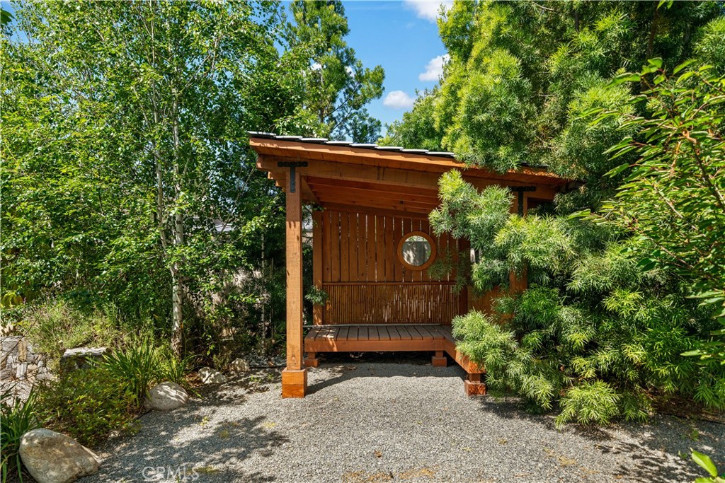 https://media.crmls.org/medias/89245545-ff49-40ac-8530-13c487300423.jpg?preset=X-Large