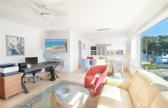 Detail Gallery Image 4 of 10 For 251 Lower Cliff #15,  Laguna Beach,  CA 92651 - 1 Beds | 1 Baths