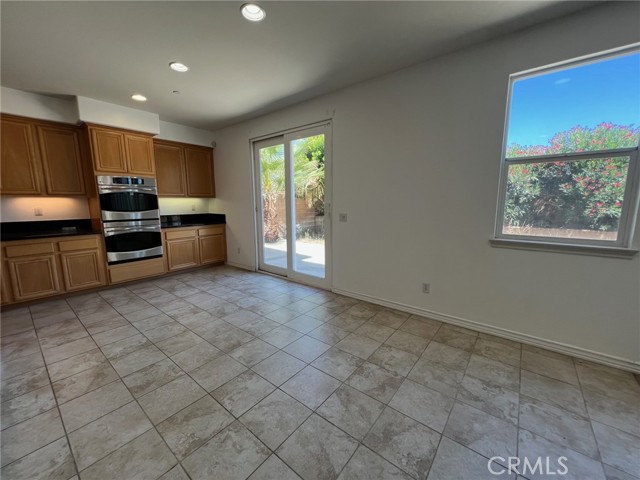 15688 Portenza Drive, Fontana CA: https://media.crmls.org/medias/8925da88-a86e-4915-8a96-cc5f15ace80e.jpg
