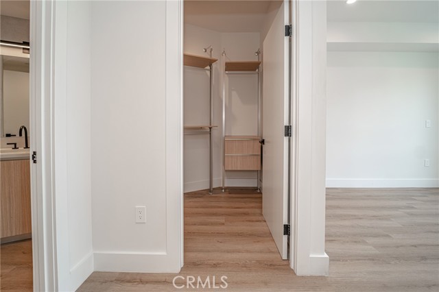 Detail Gallery Image 9 of 29 For 2828 London St #308,  Los Angeles,  CA 90026 - 2 Beds | 2 Baths