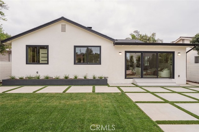 14126 Runnymede Street, Van Nuys CA: https://media.crmls.org/medias/8926034d-cbce-4ca9-a379-181ccebf7992.jpg