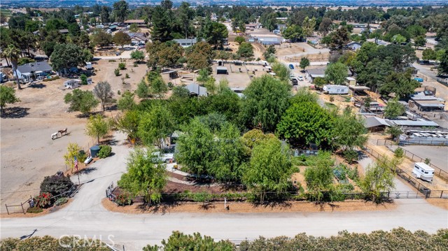 4225 Farousse Way, Paso Robles CA: https://media.crmls.org/medias/89262225-167f-474a-add3-ba90c7ae20e7.jpg