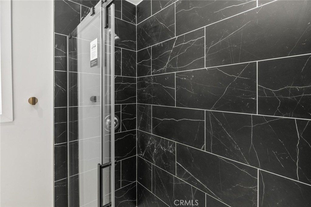 https://media.crmls.org/medias/8926ba23-61ce-4082-98a8-c8c32b695ad2.jpg?preset=X-Large