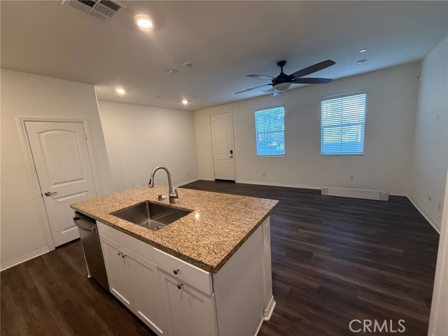 14527 Sienna Place, Eastvale CA: https://media.crmls.org/medias/8926d36d-13ca-46ef-9153-c9c99fec8614.jpg