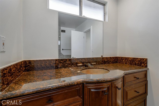 Detail Gallery Image 50 of 65 For 24216 Calvert St, Woodland Hills,  CA 91367 - 5 Beds | 3/1 Baths