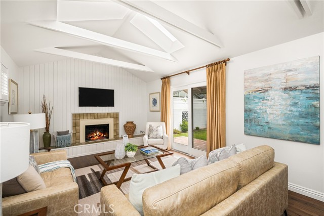 Detail Gallery Image 16 of 30 For 2102 Ostrom Ave, Long Beach,  CA 90815 - 3 Beds | 2 Baths