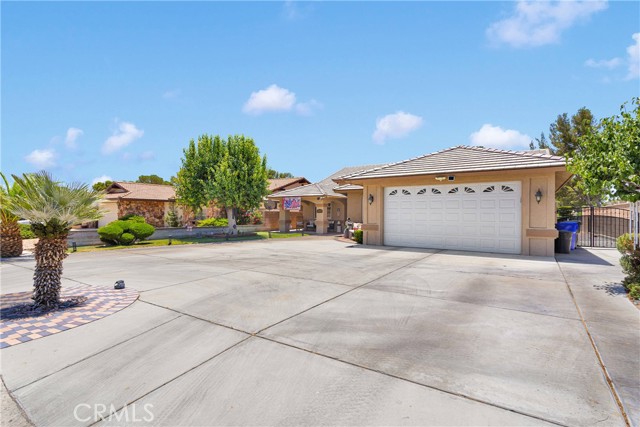 Detail Gallery Image 2 of 48 For 14927 Tournament Dr, Helendale,  CA 92342 - 3 Beds | 2 Baths