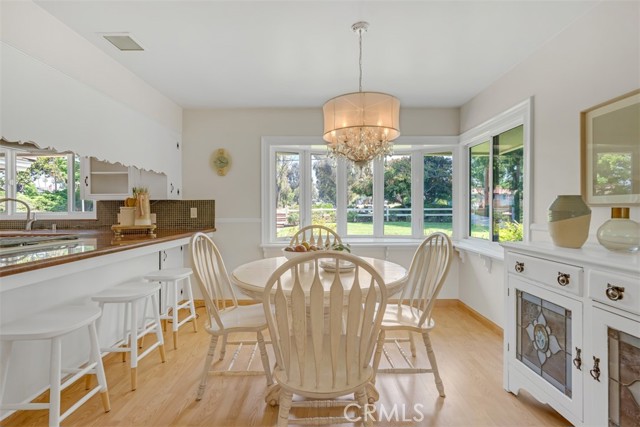 252 W 15th Street, Upland CA: https://media.crmls.org/medias/892ac855-4dc5-46cf-8e02-0e532eb9aac3.jpg