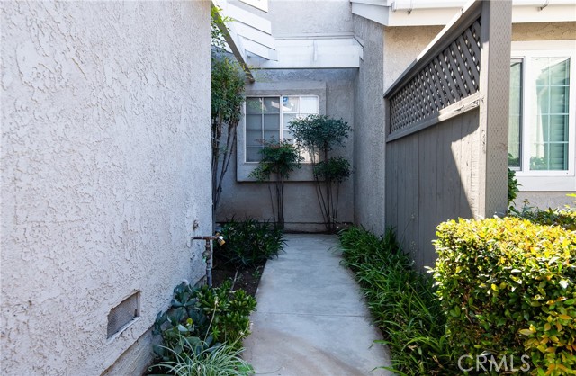 Detail Gallery Image 5 of 30 For 1636 Sumac Pl, Corona,  CA 92882 - 2 Beds | 2/1 Baths