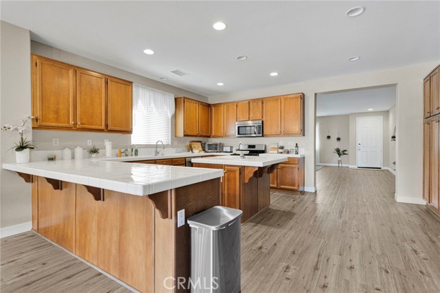 Detail Gallery Image 8 of 50 For 13720 Adams St, Oak Hills,  CA 92344 - 4 Beds | 2 Baths