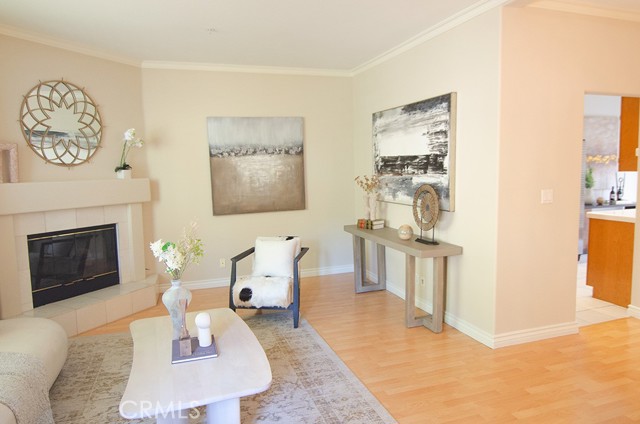 Detail Gallery Image 8 of 35 For 240 S Mentor #2,  Pasadena,  CA 91106 - 2 Beds | 2/1 Baths