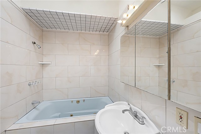 Detail Gallery Image 9 of 22 For 521 S Francisca Ave, Redondo Beach,  CA 90277 - – Beds | – Baths
