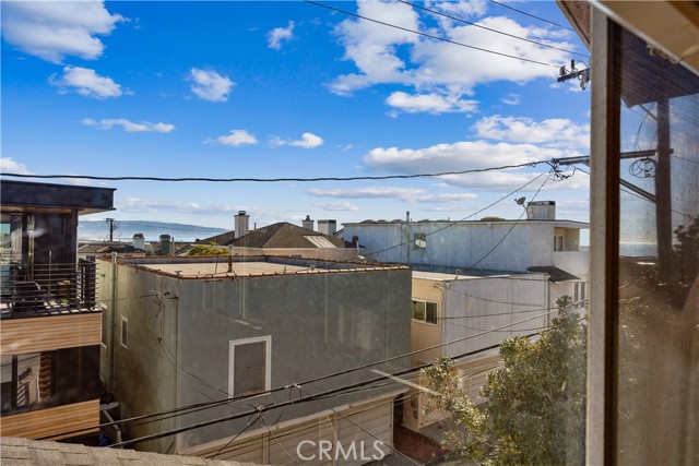 400 17th Street, Manhattan Beach, California 90266, 4 Bedrooms Bedrooms, ,2 BathroomsBathrooms,Residential,For Sale,17th,PW24197344