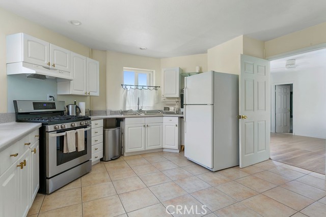 18380 Avenida Caleta, Murrieta CA: https://media.crmls.org/medias/892d1af1-cad7-43f7-adce-fdaceb900909.jpg