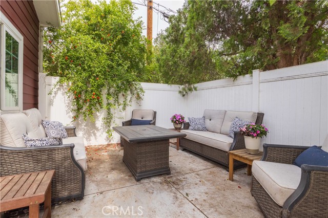 7744 Rhea Avenue, Reseda CA: https://media.crmls.org/medias/892d4ca6-4c21-4d26-905c-9ce67b6fd8a2.jpg