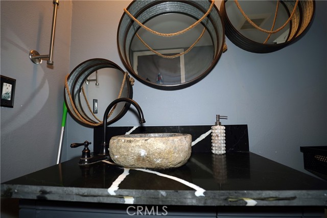 Detail Gallery Image 30 of 46 For 18954 Sherman Way #3,  Reseda,  CA 91335 - 2 Beds | 3 Baths