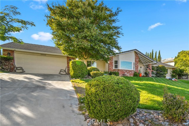 12848 Autumn Leaves Avenue, Victorville CA: https://media.crmls.org/medias/892e0a61-30f8-4a49-b8fd-299b39f4ad4e.jpg