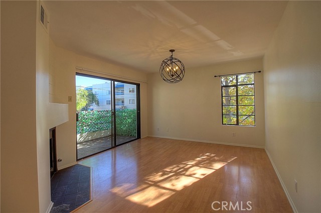 Detail Gallery Image 8 of 40 For 400 N Louise St #205,  Glendale,  CA 91206 - 2 Beds | 2 Baths