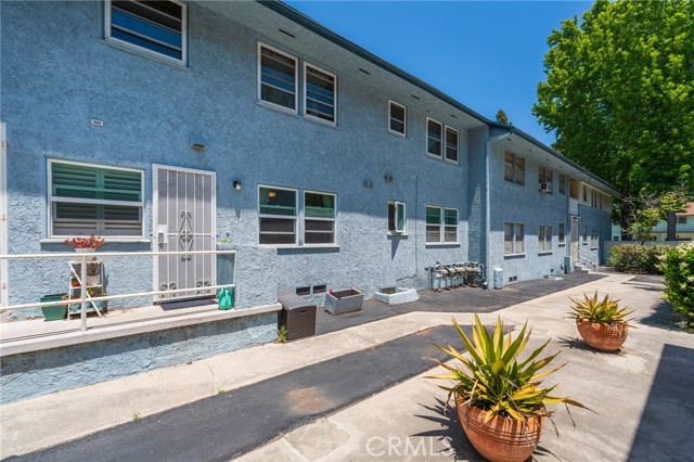 Detail Gallery Image 20 of 34 For 5835 Bowcroft St #2,  Los Angeles,  CA 90016 - 2 Beds | 1/1 Baths