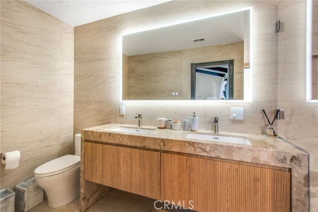 203 Via Ravenna, Newport Beach CA: https://media.crmls.org/medias/8930feeb-edb2-492b-a970-6376b64e0658.jpg