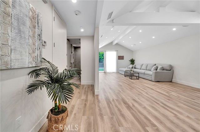 Detail Gallery Image 17 of 54 For 6743 Colgate Ave, Los Angeles,  CA 90048 - 4 Beds | 3/1 Baths