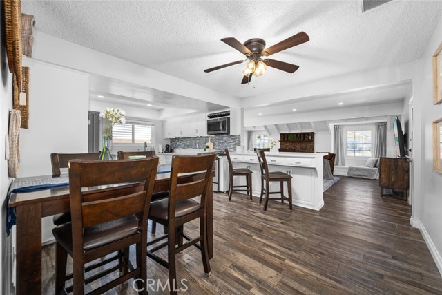 3272 Woodstock Road, Los Alamitos CA: https://media.crmls.org/medias/89315d87-6684-4a49-876b-90e84357ca9f.jpg