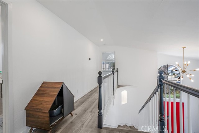 2481 S Bundy Drive, Los Angeles CA: https://media.crmls.org/medias/89320009-405b-4801-b675-2f3d92535cd3.jpg