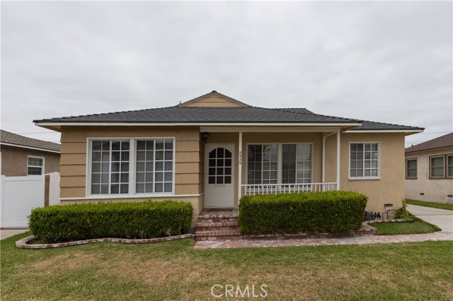 5939 Greentop Street, Lakewood CA: https://media.crmls.org/medias/8932220f-9396-4767-a435-9d7ade31e249.jpg