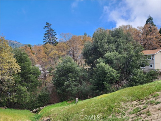 327 Davos Drive, Crestline CA: https://media.crmls.org/medias/8932c784-6b10-4616-aa54-3ab849526bfb.jpg