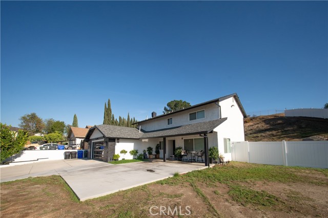 Detail Gallery Image 2 of 51 For 7320 Percheron, Jurupa Valley,  CA 92509 - 4 Beds | 2/1 Baths