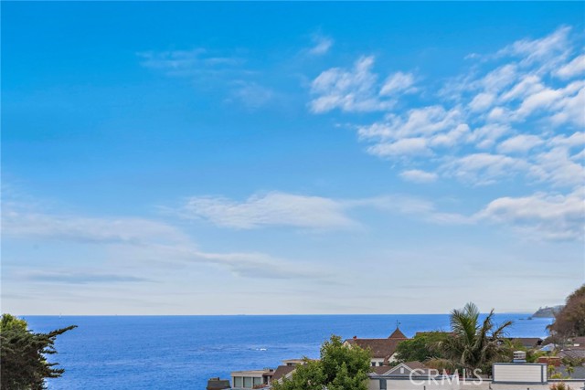 2175 S Coast Hwy, Laguna Beach CA: https://media.crmls.org/medias/8933ca9e-2e6e-47f8-9a02-9e82a377b292.jpg