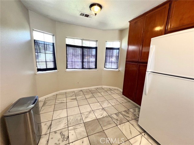 Detail Gallery Image 3 of 11 For 2993 Birmingham Ct, Merced,  CA 95340 - 3 Beds | 2 Baths